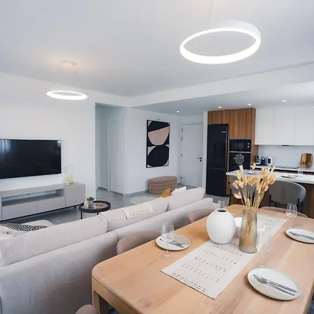 Mira - 2bdr With Private Terrace Lejlighed *