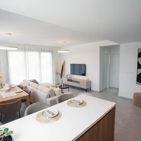 Lägenhet Mira - 2bdr With Private Terrace *