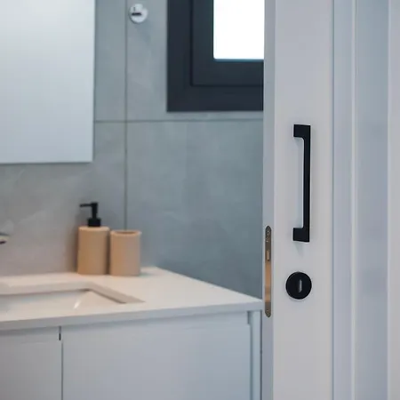 Mira - 2bdr With Private Terrace Lägenhet Paphos