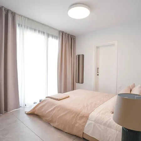 Mira - 2 Bedroom Private Terrace Apartment