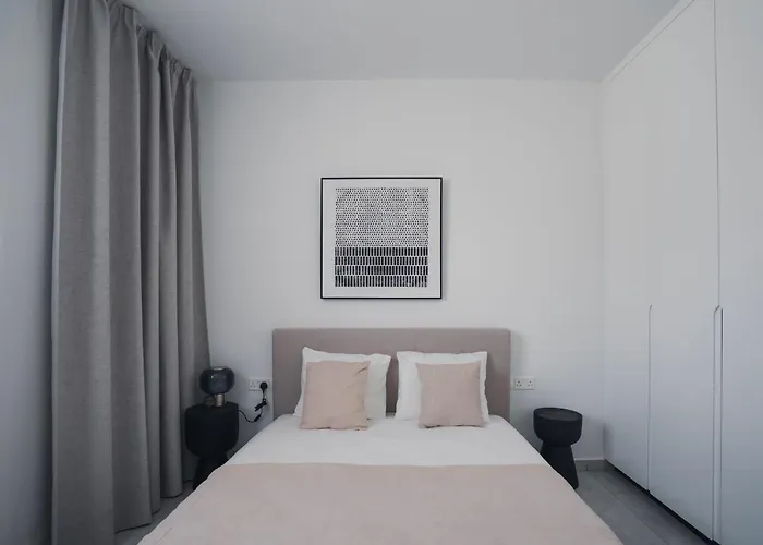 Mira - 2bdr With Private Terrace