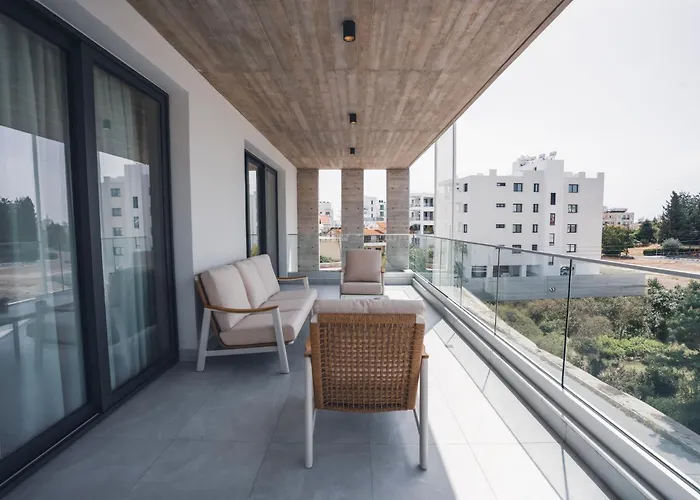 Mira - 2bdr With Private Terrace 아파트