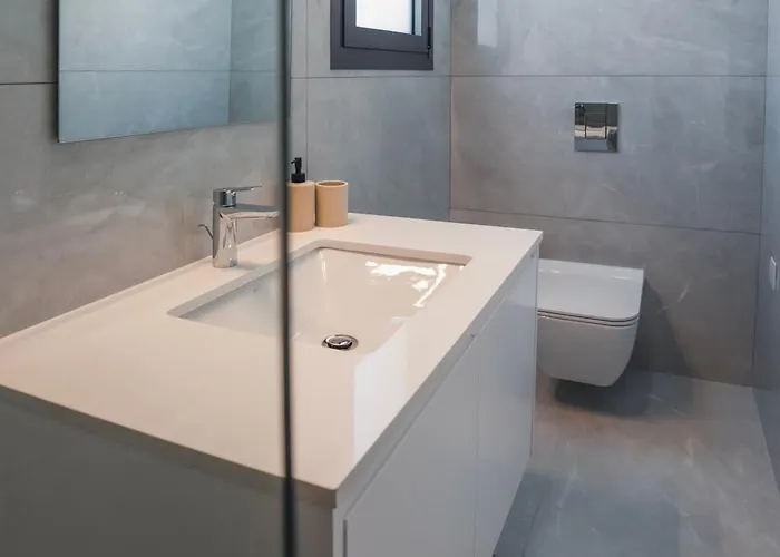 Mira - 2bdr With Private Terrace *